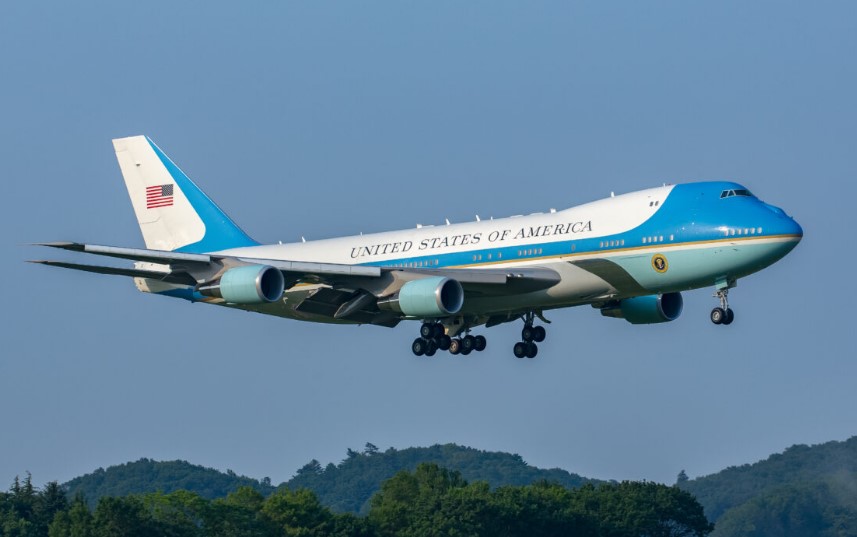 Katar schenkt Trump Luxusjet – Verfassungsrechtliche Bedenken und Bestechungsvorwürfe Katar schenkt Trump Luxusjet – Verfassungsrechtliche Bedenken und Bestechungsvorwürfe